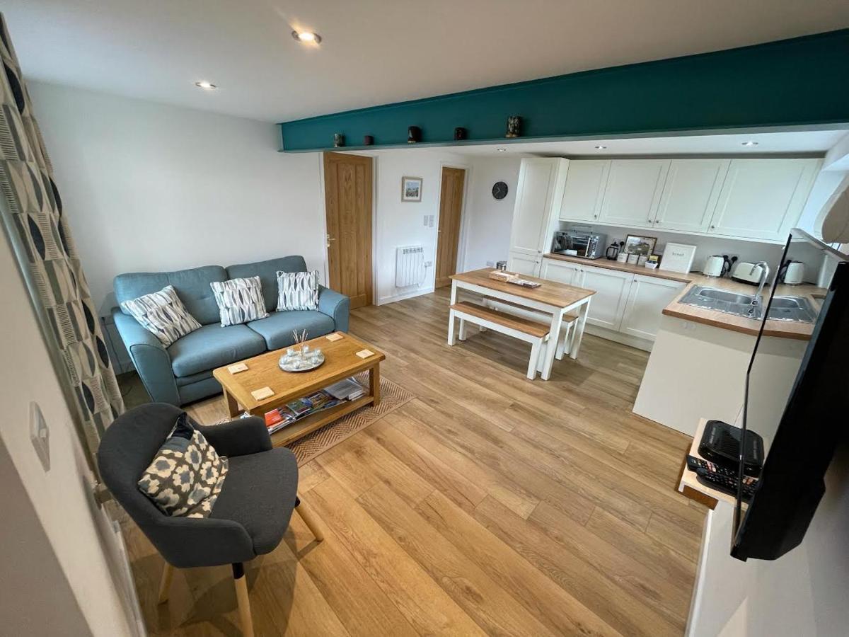 Lovely Ground Floor Apartment In Quiet Village เอ็กซิเตอร์ ภายนอก รูปภาพ